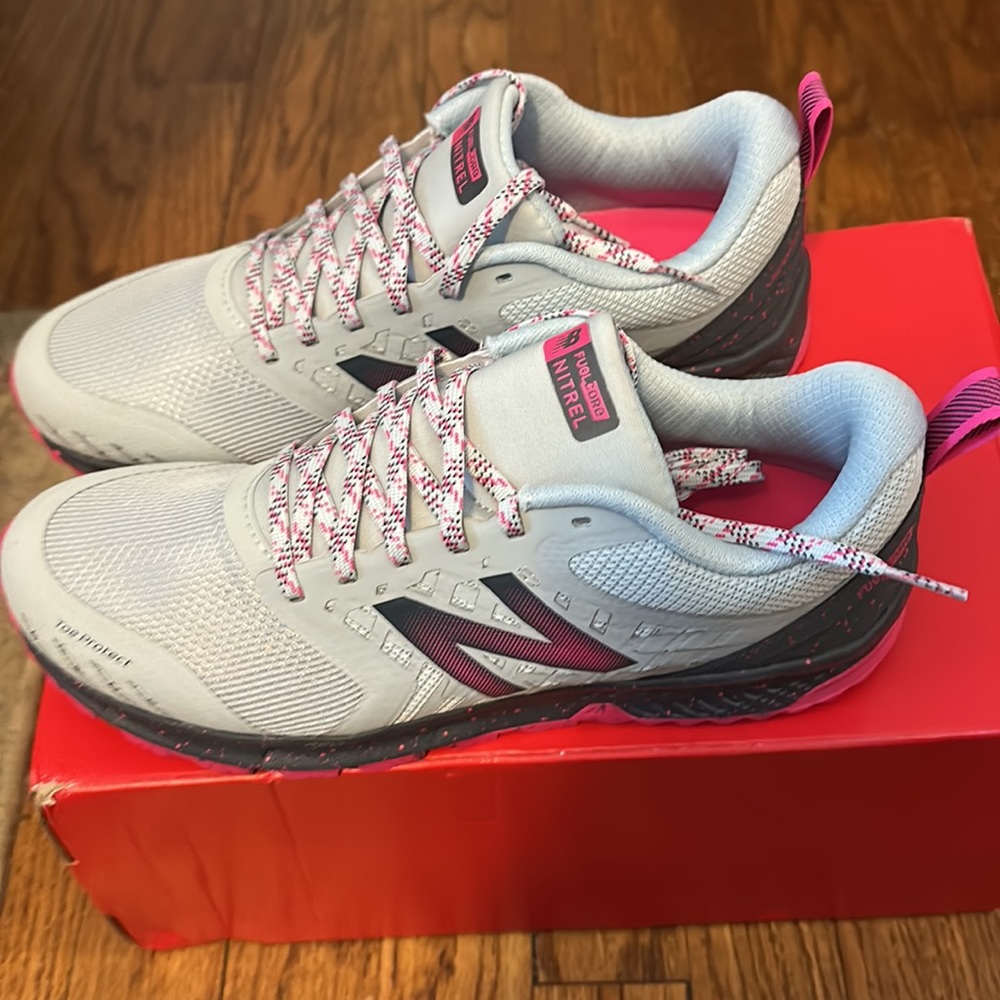 New balance WOMENS RESPONSE 2.0 Nitrel v1 running sneakers size 9 bnwt in box - Picture 3 of 5